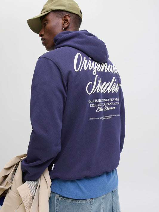 model_shot-creative