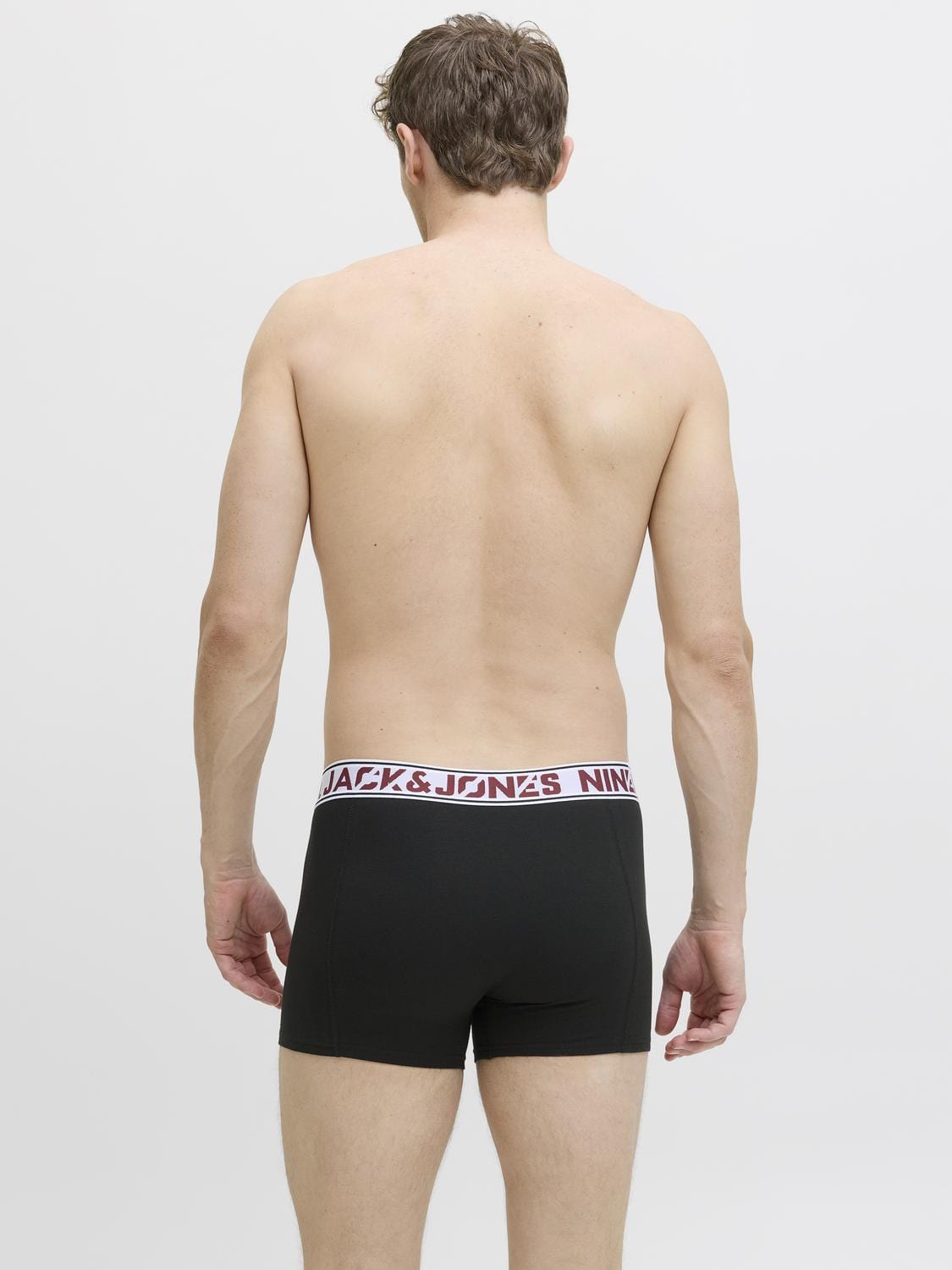 model_shot-back