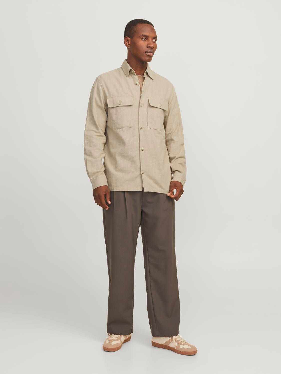 model_shot-front_full