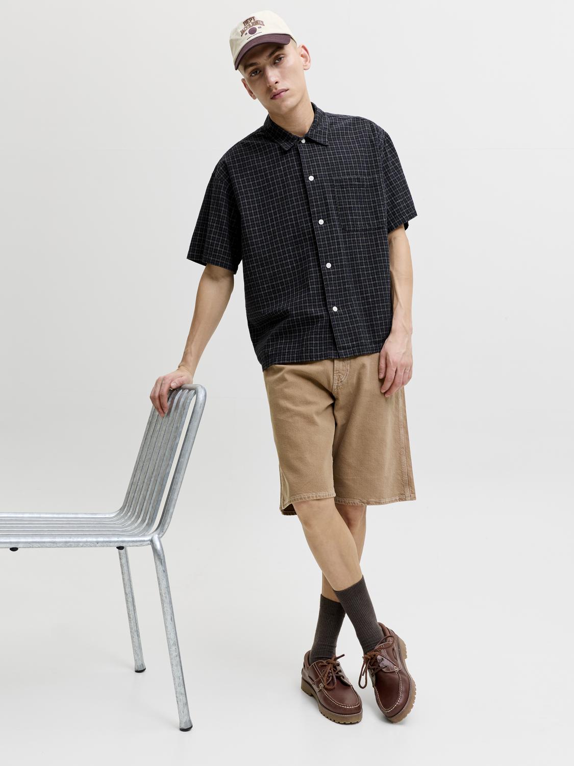 model_shot-creative