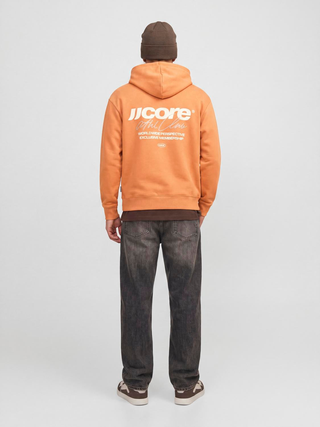 model_shot-back
