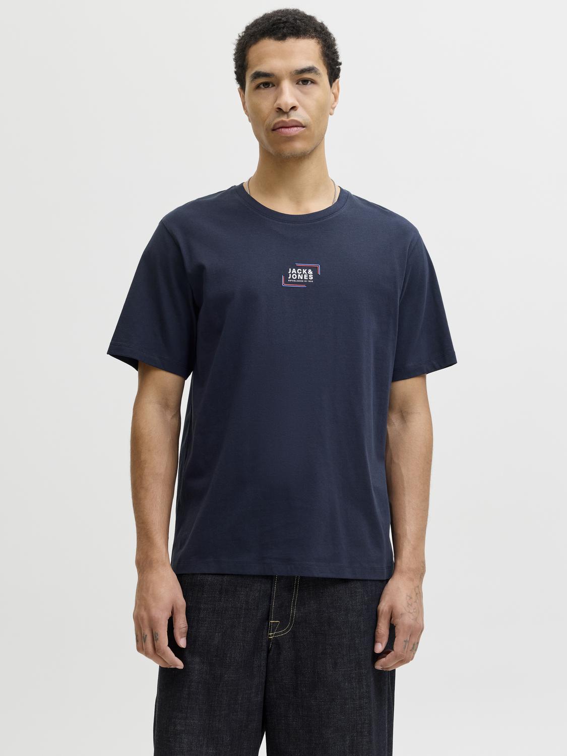 model_shot-front
