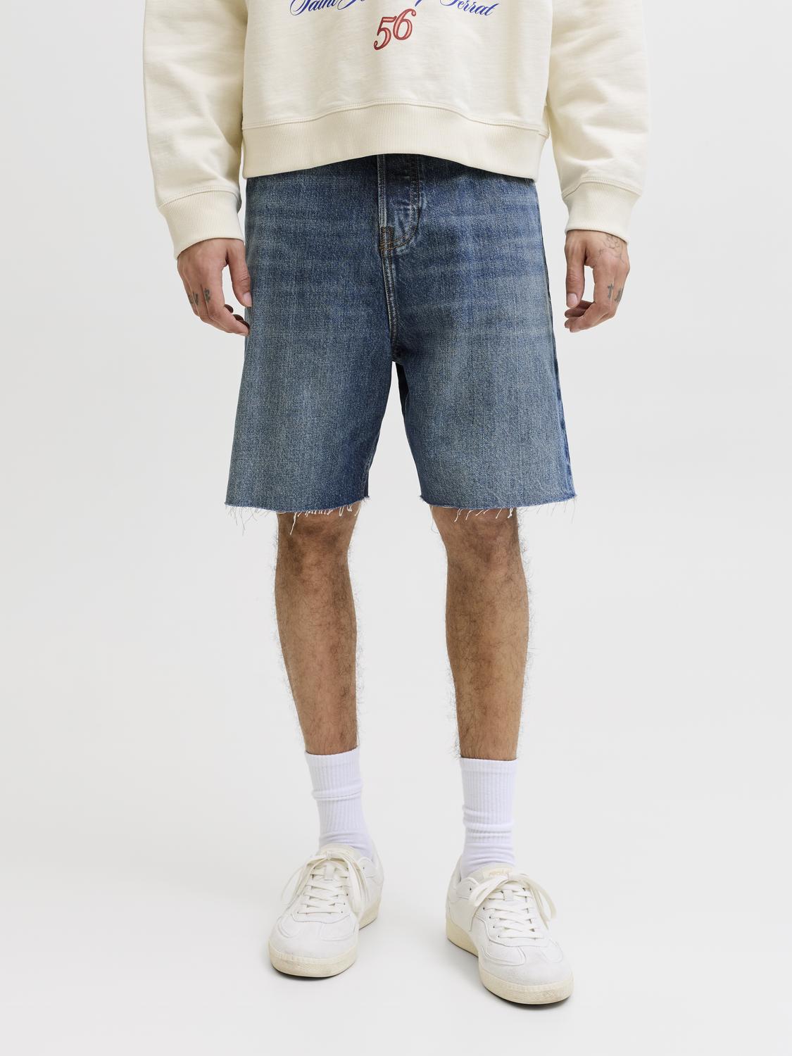 model_shot-front