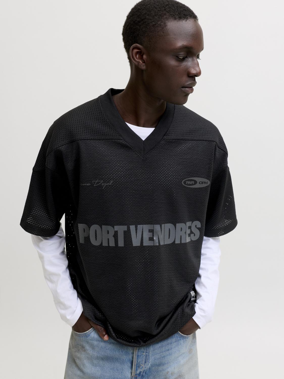 model_shot-creative