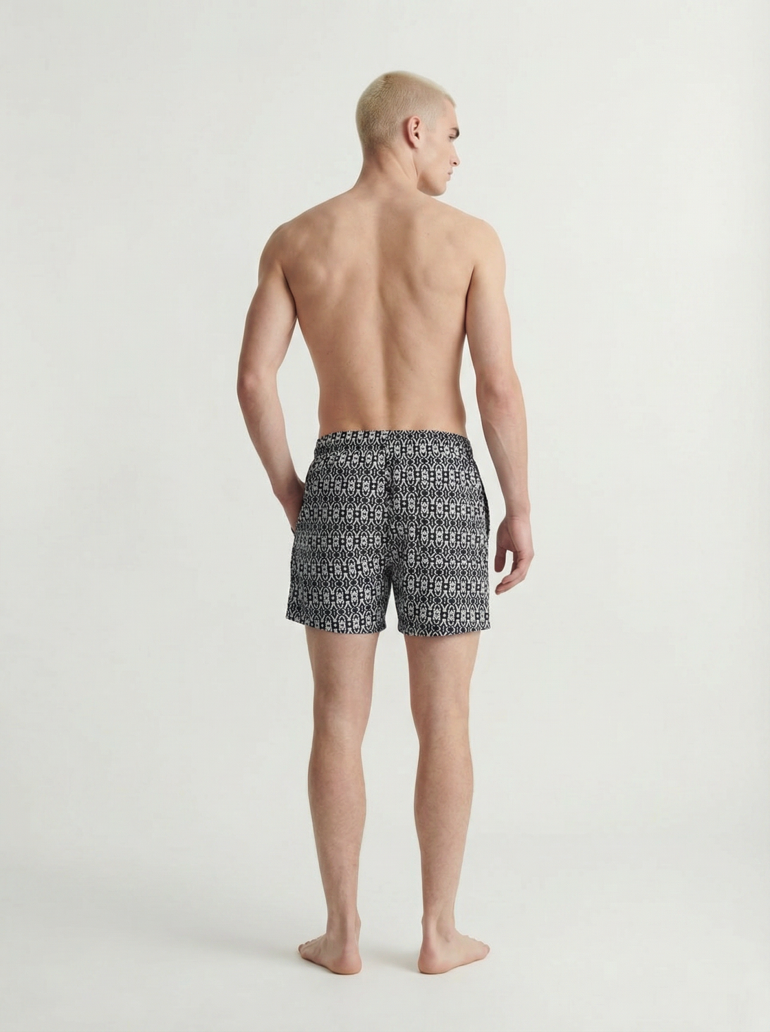 model_shot-back