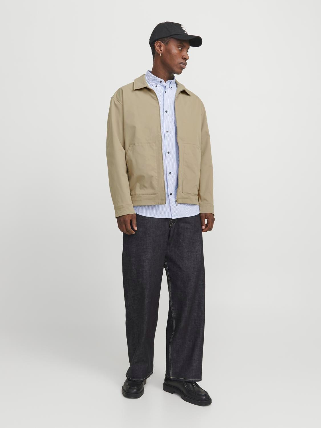 model_shot-front_full