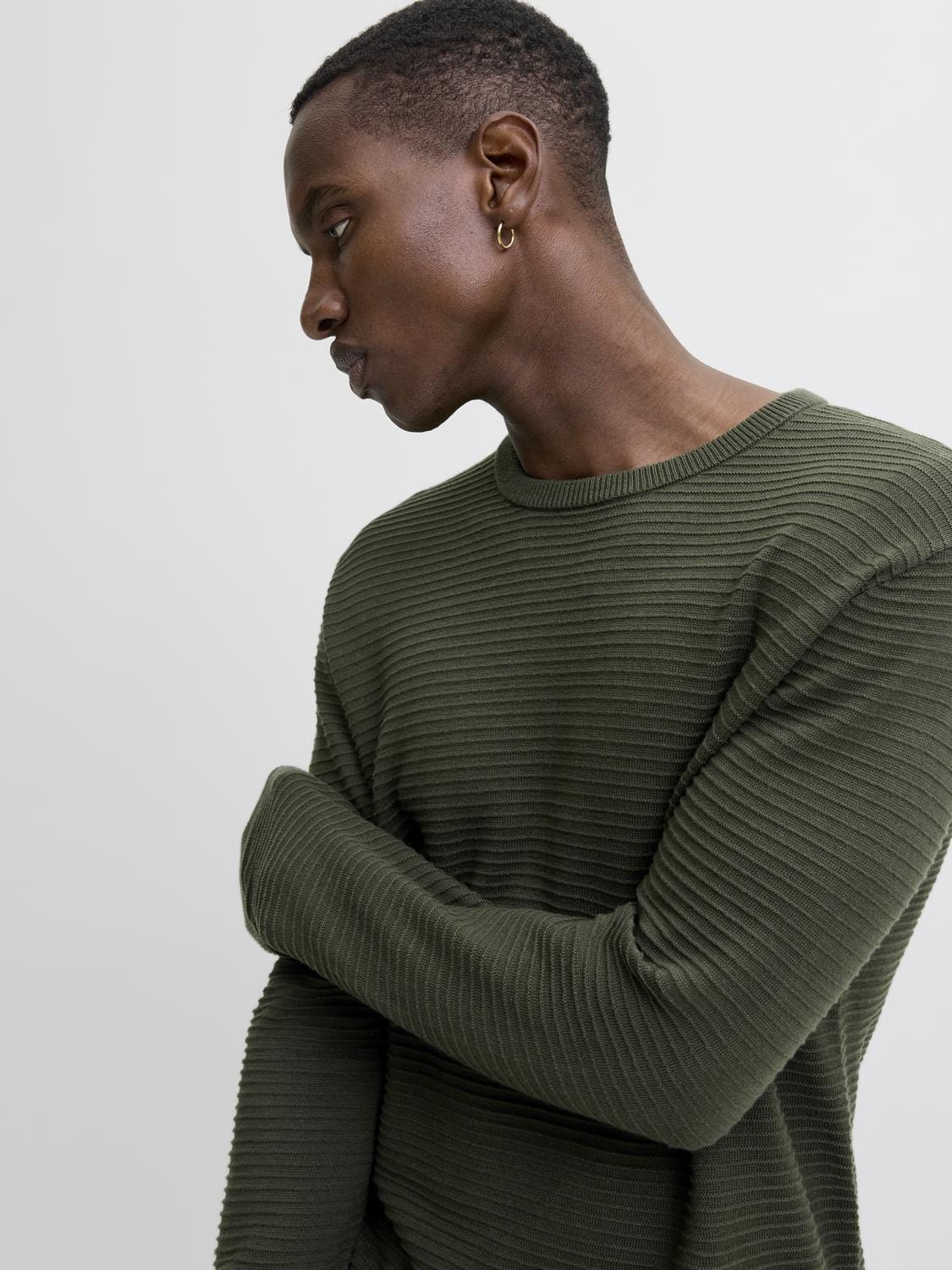model_shot-creative