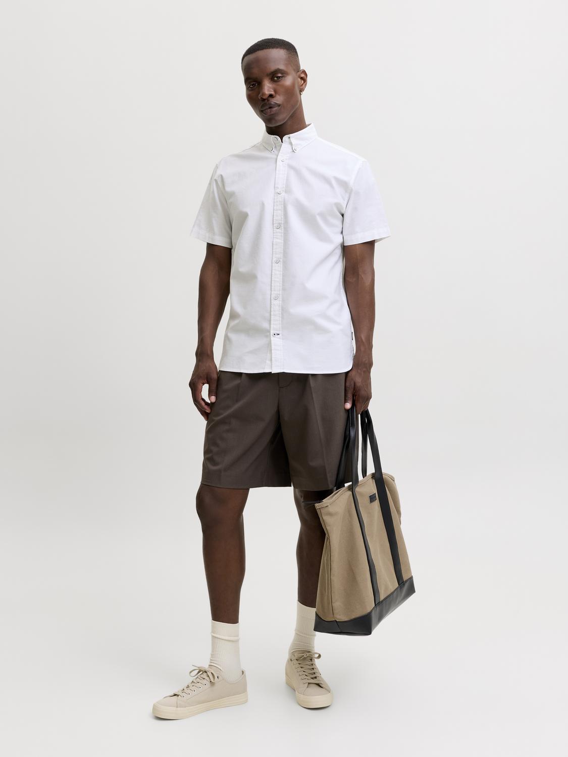 model_shot-front_full