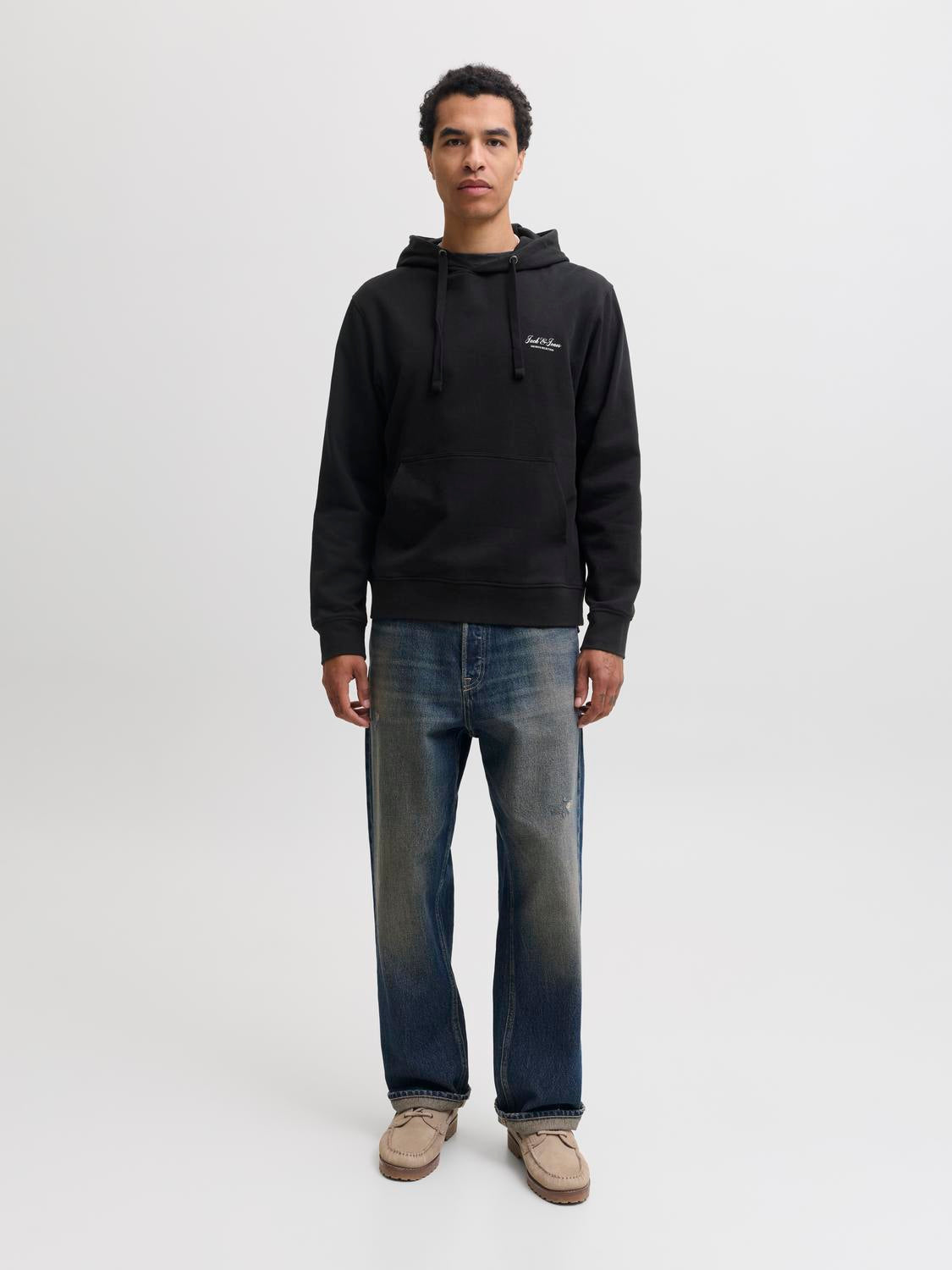 model_shot-front_full