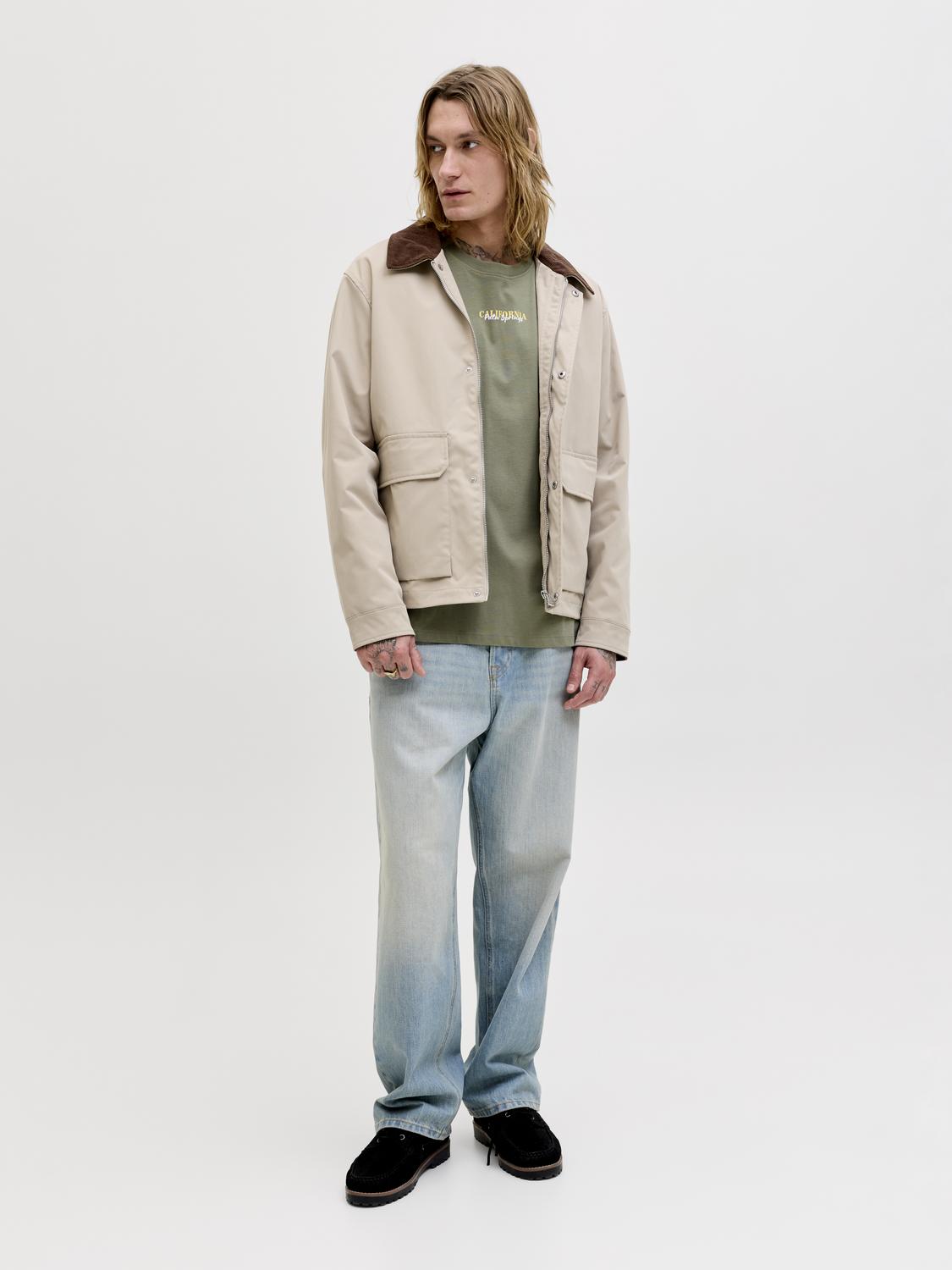 model_shot-front_full