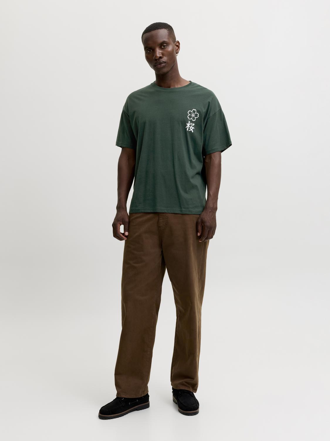 model_shot-front_full