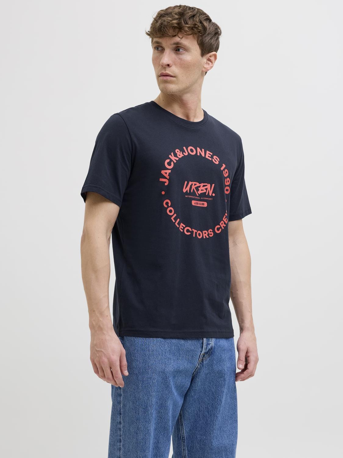 model_shot-front
