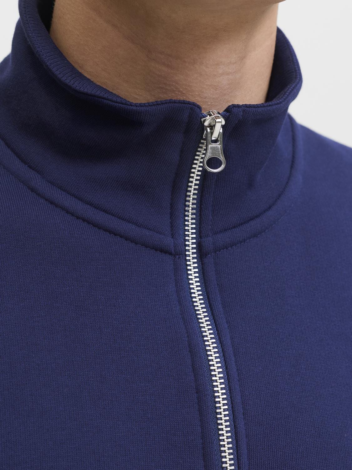 model_shot-detail