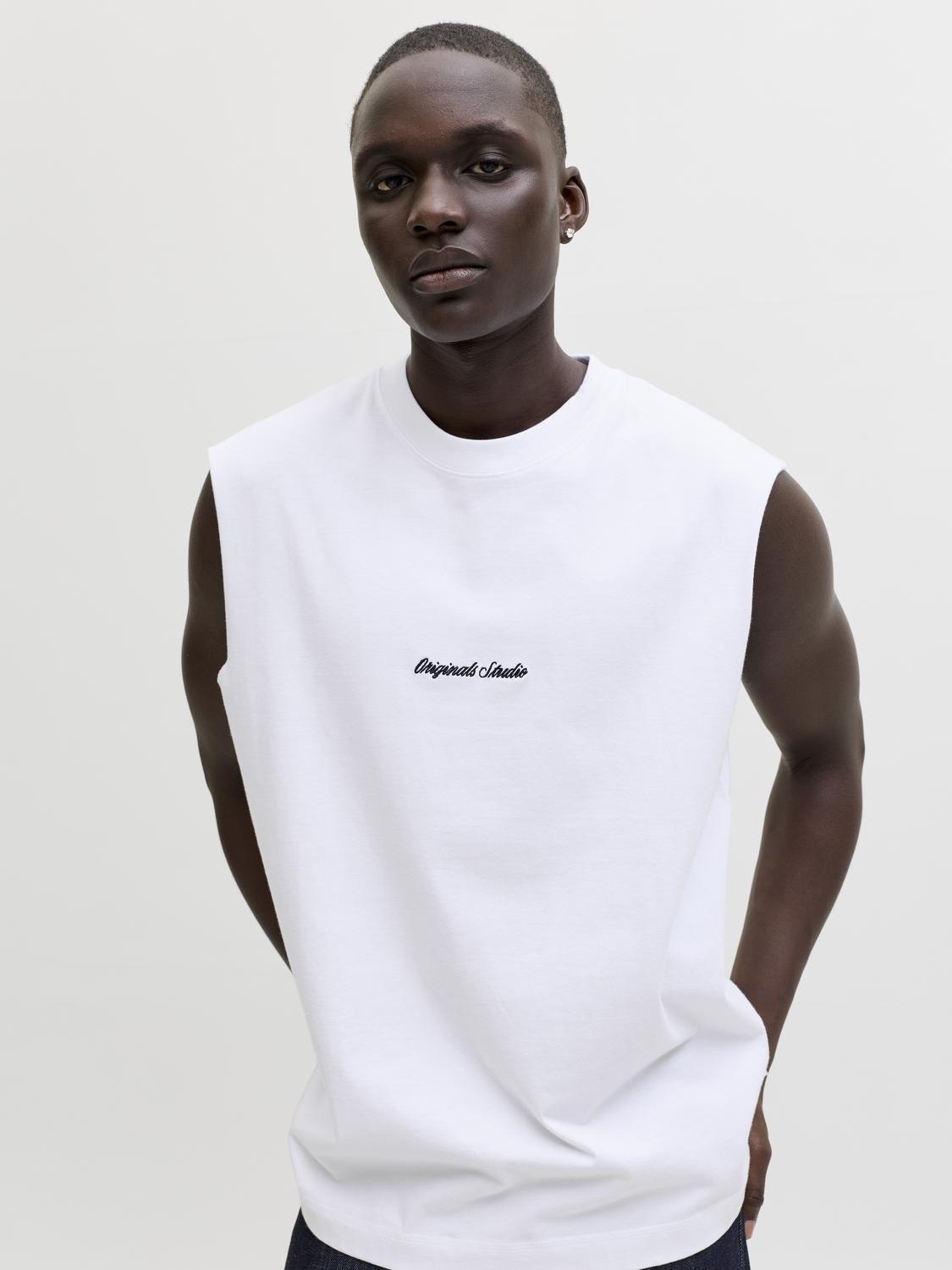 model_shot-creative
