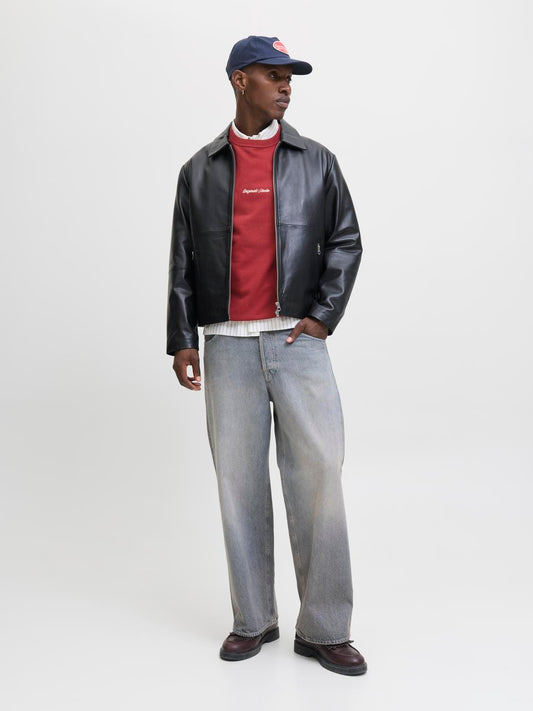 model_shot-front_full
