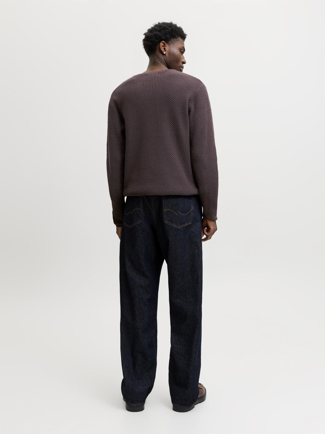 model_shot-back