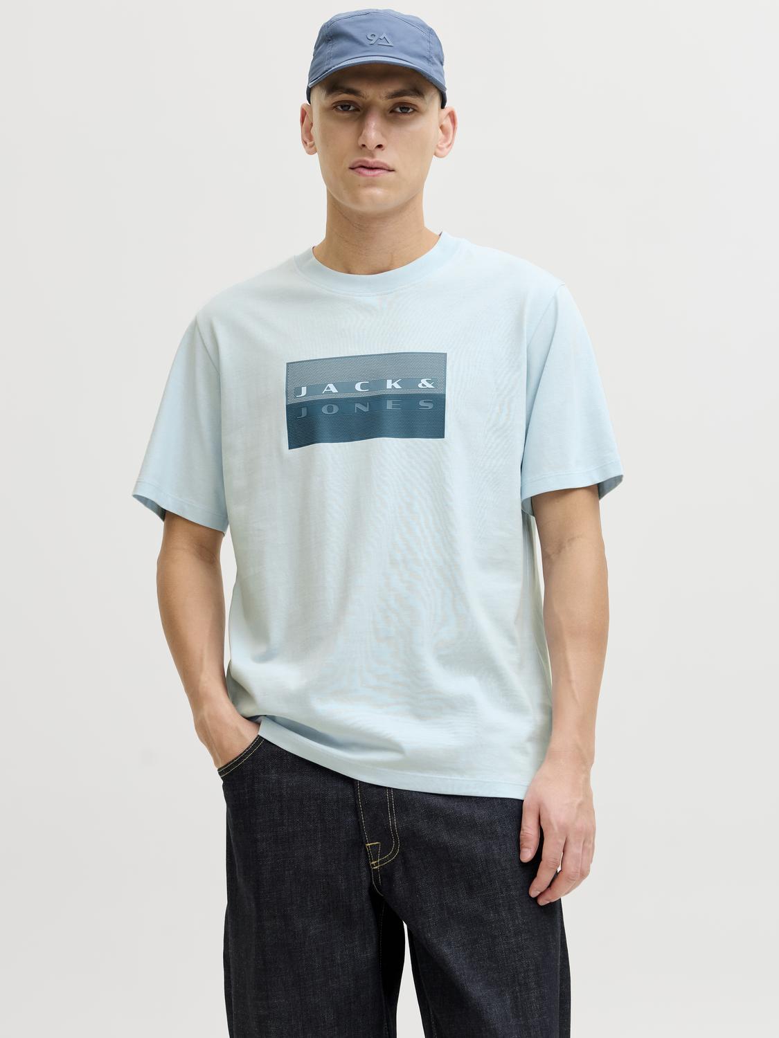 model_shot-front