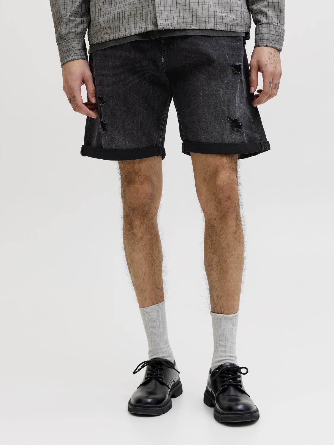 model_shot-front