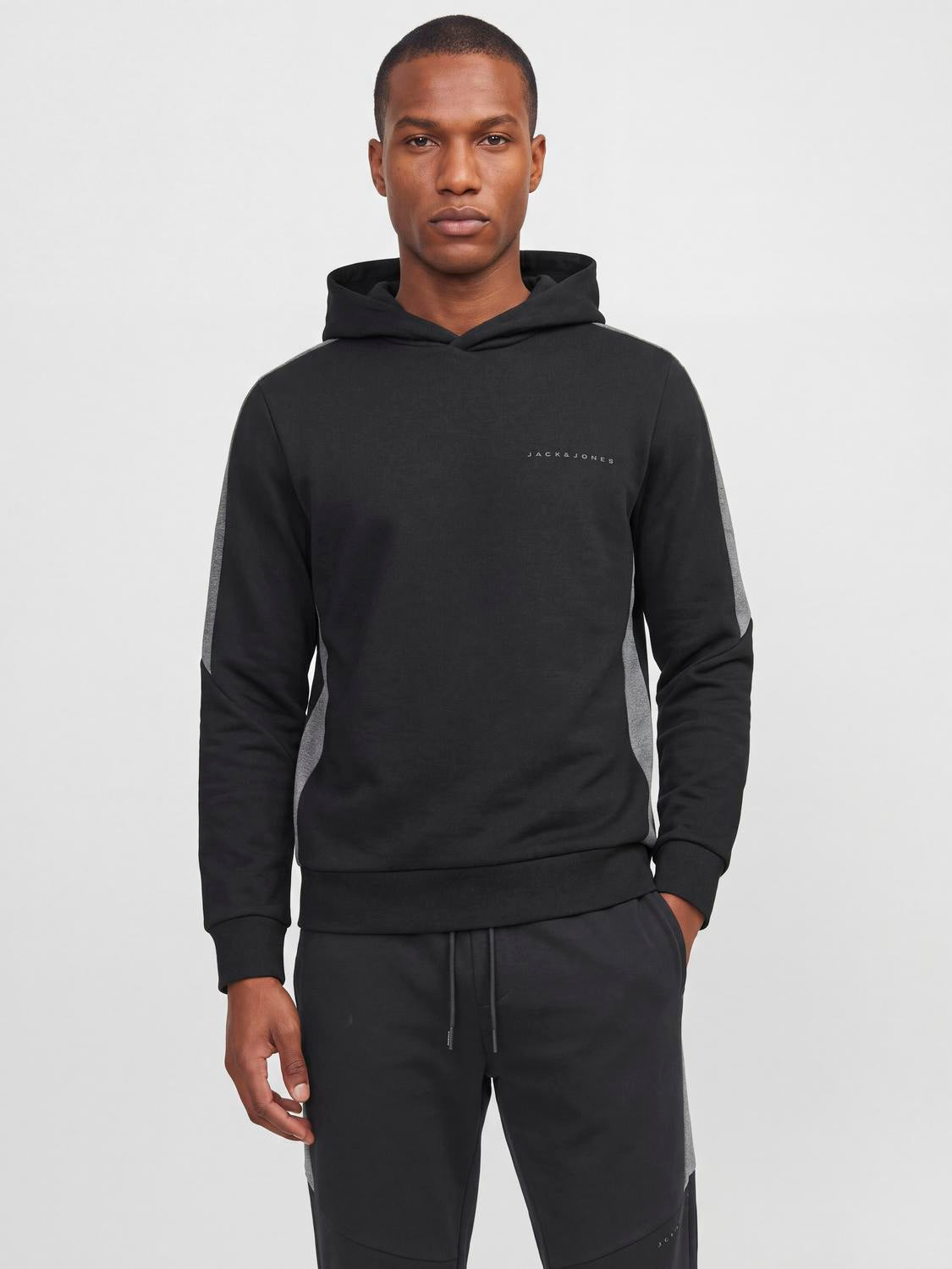 model_shot-front