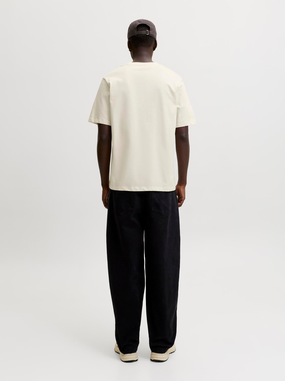 model_shot-back