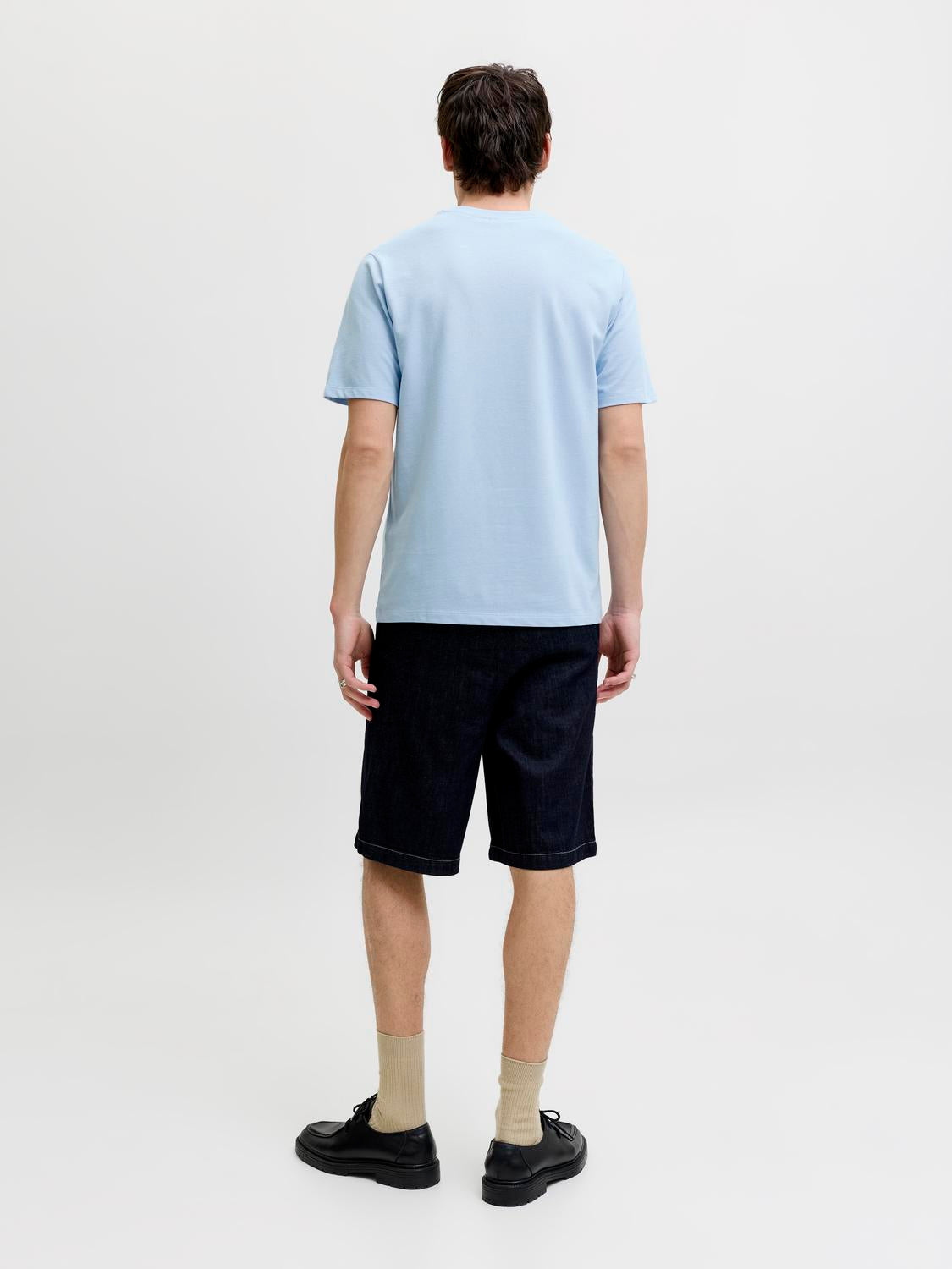 model_shot-back