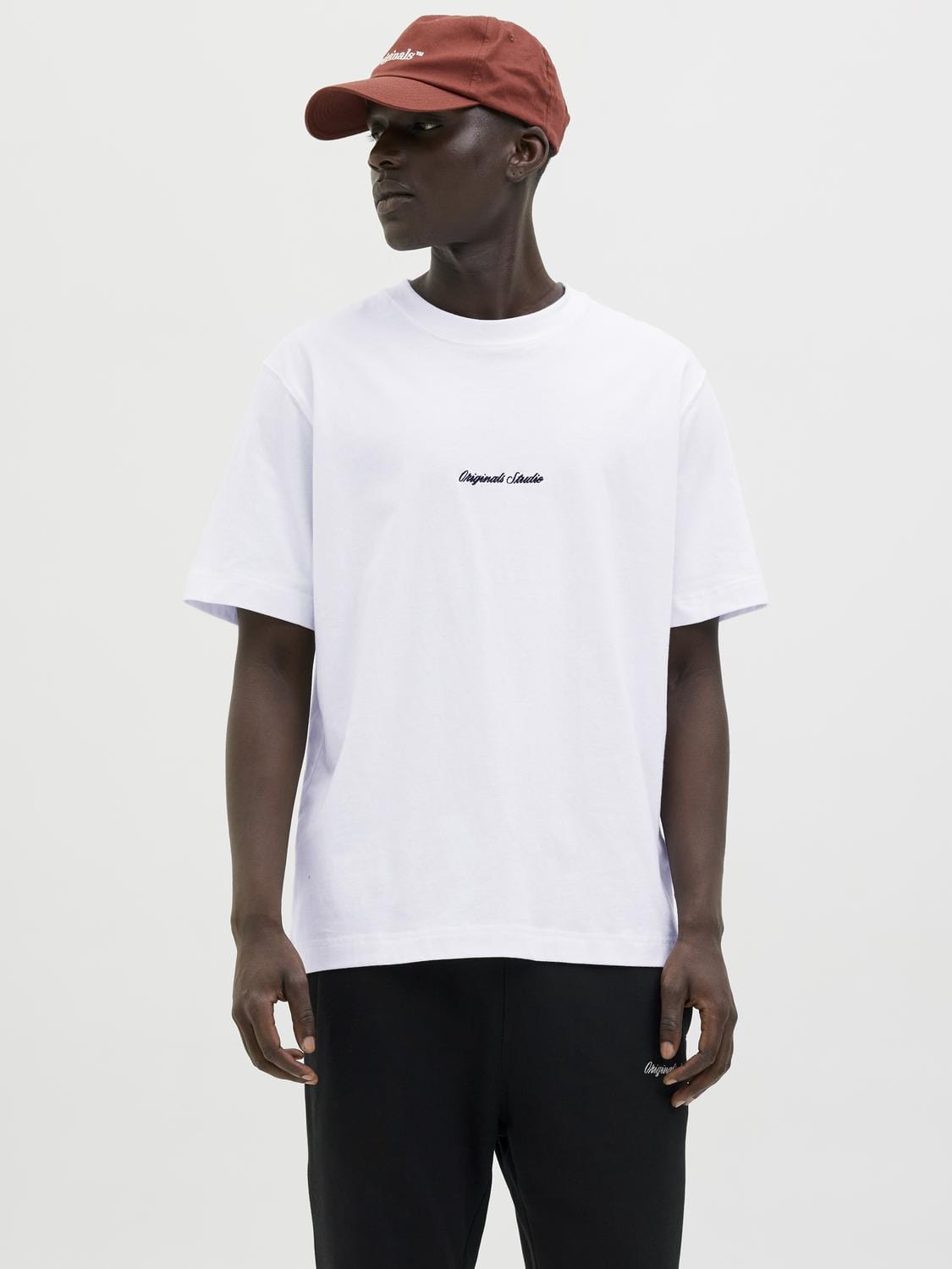 model_shot-front
