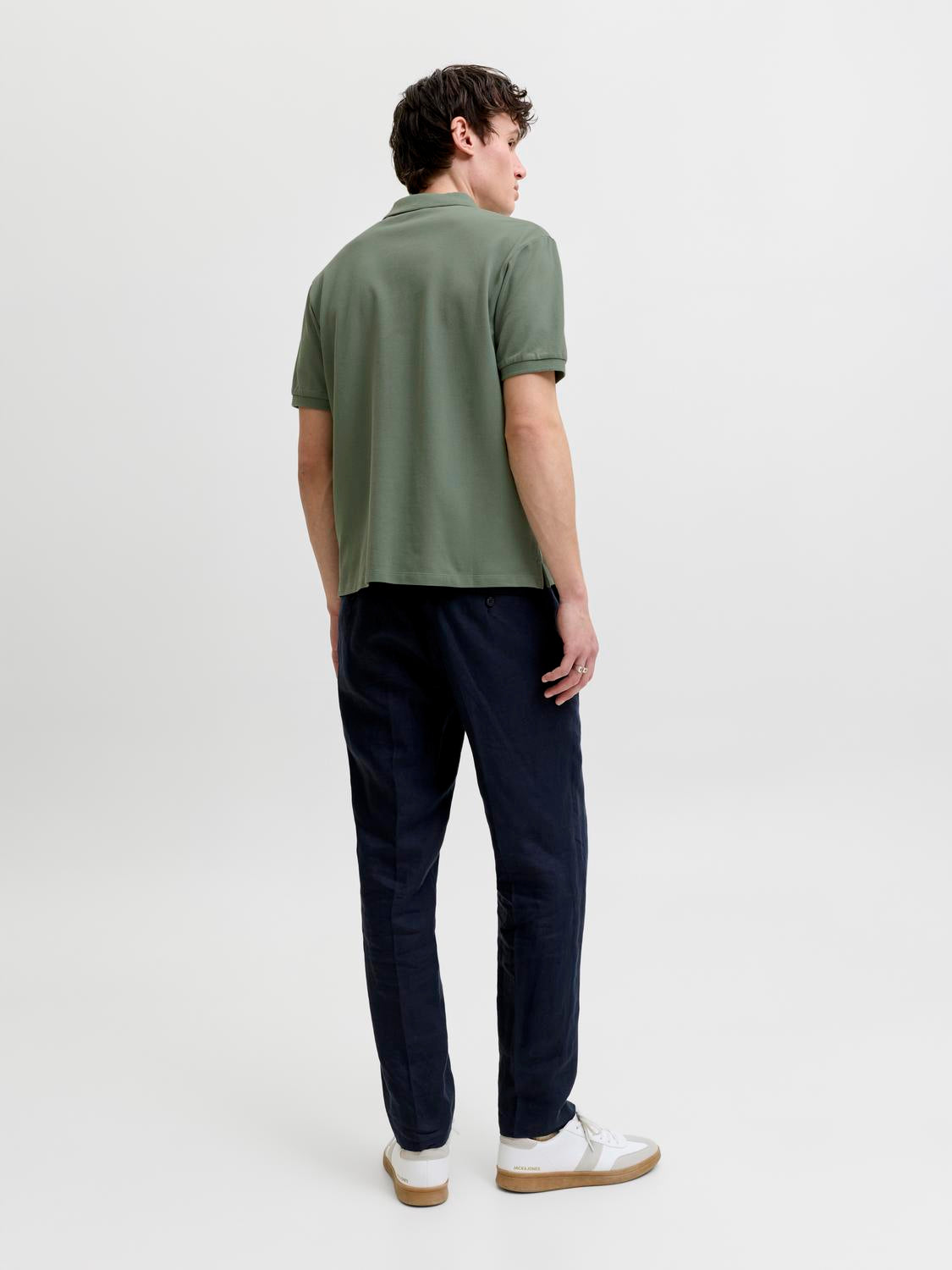 model_shot-back