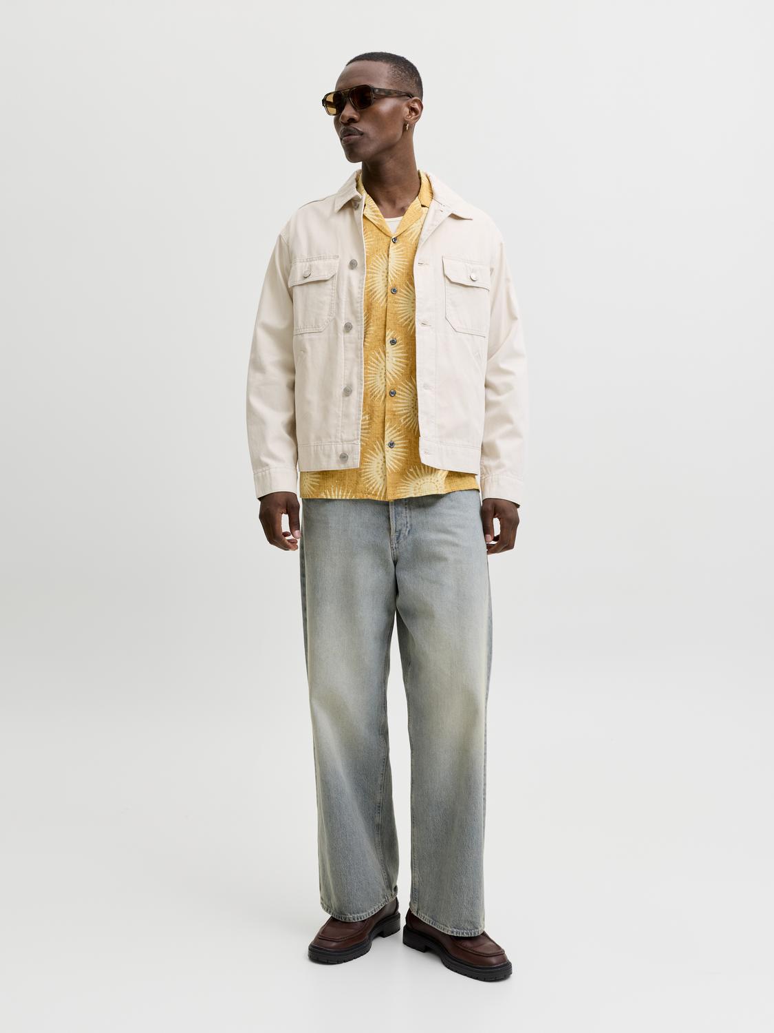 model_shot-front_full