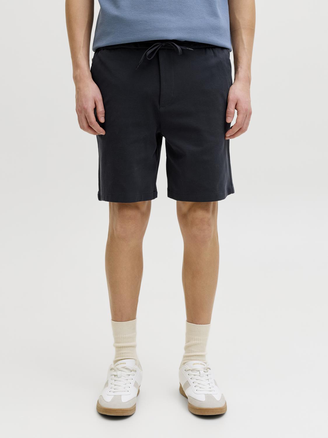 model_shot-front