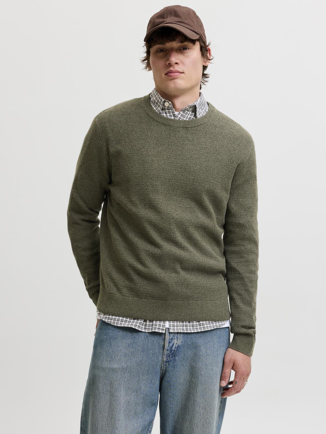 model_shot-front