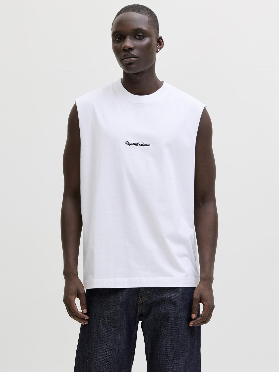 model_shot-front