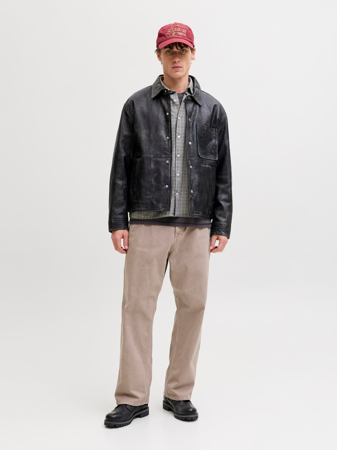 model_shot-front_full