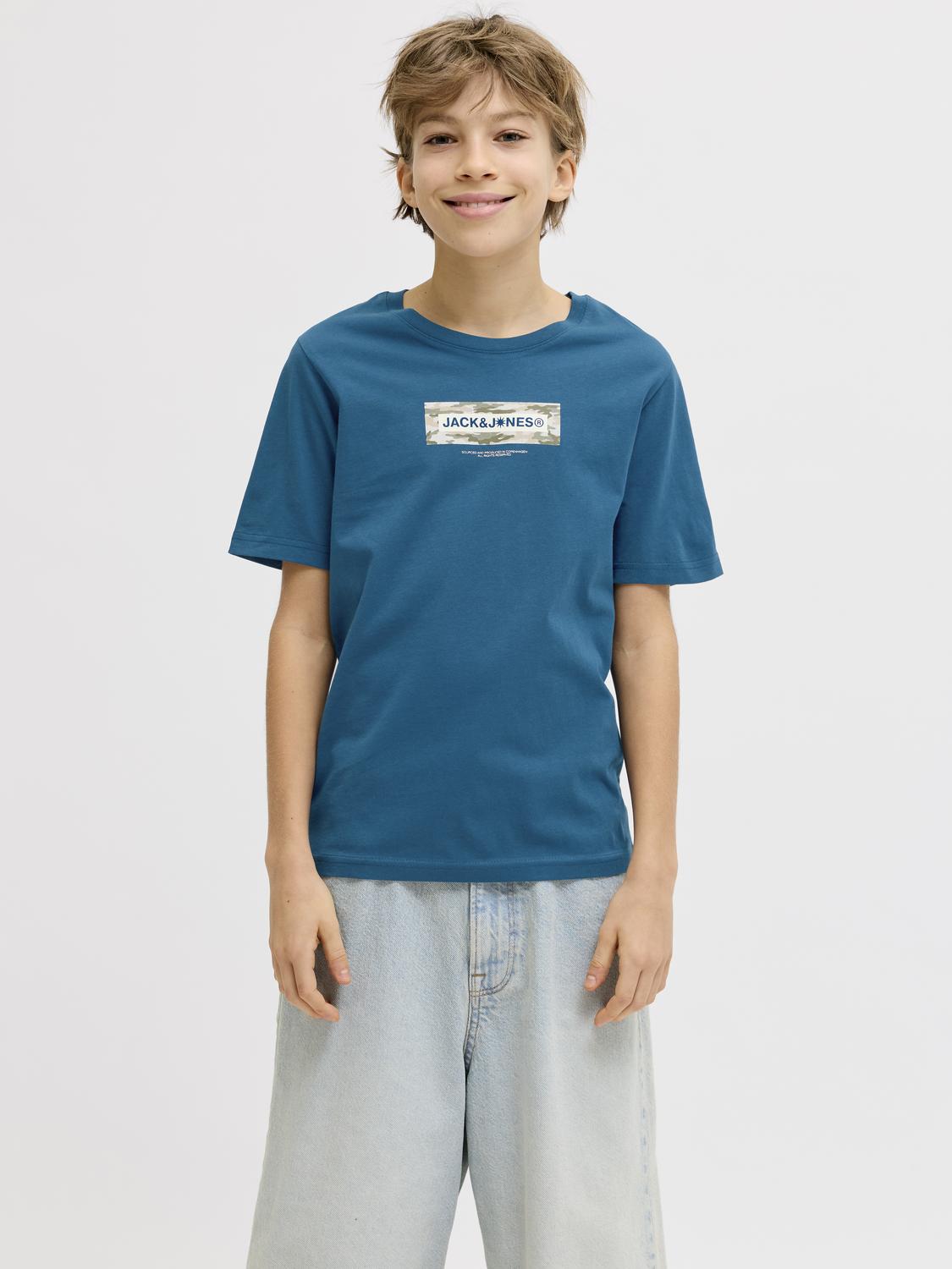 model_shot-front