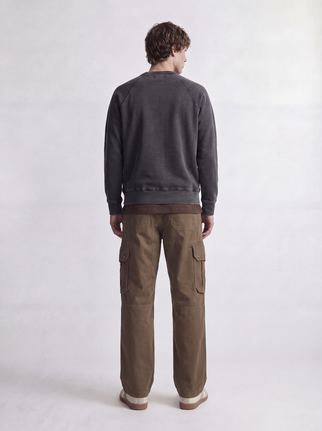 model_shot-back