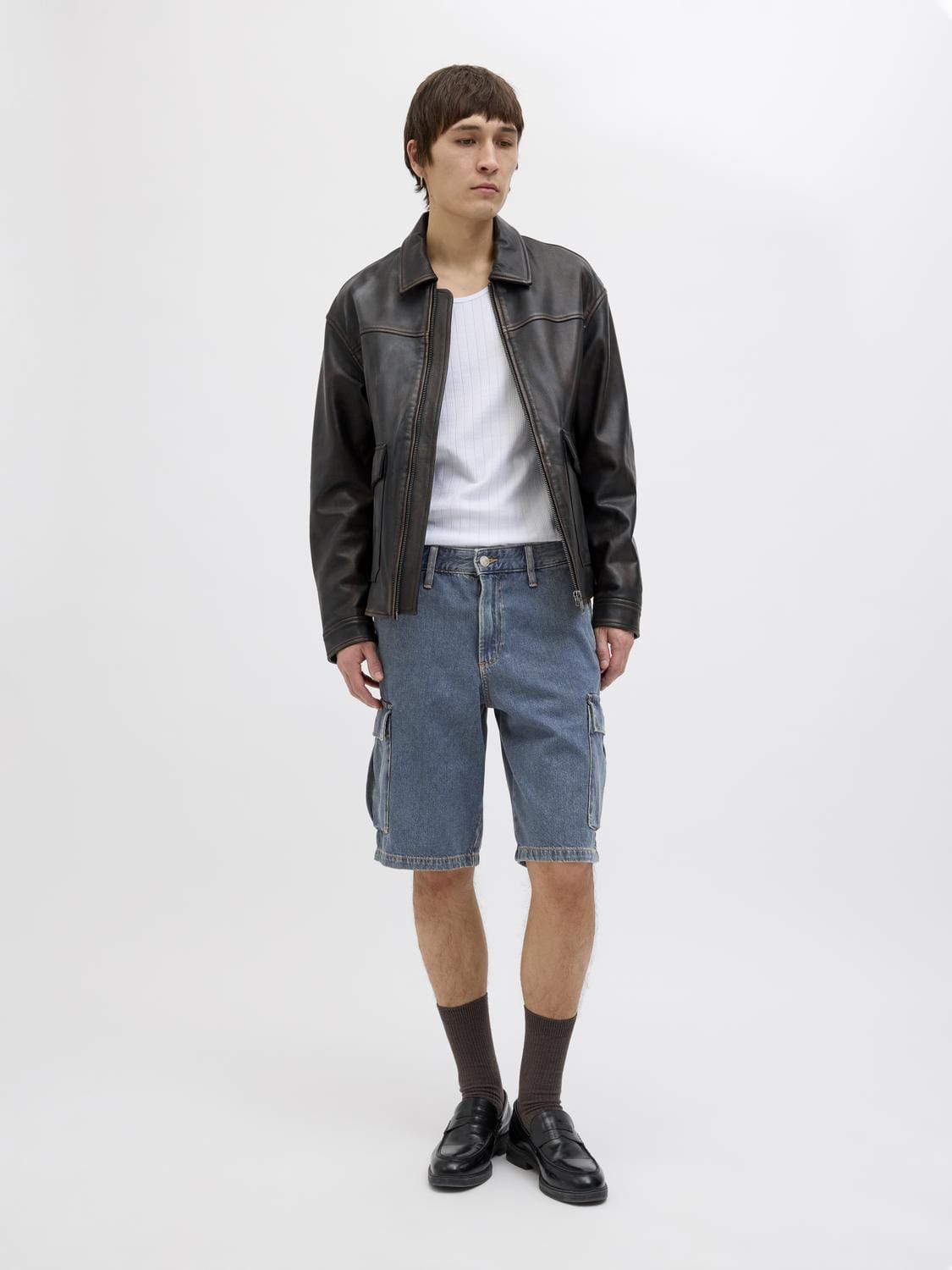 model_shot-front_full