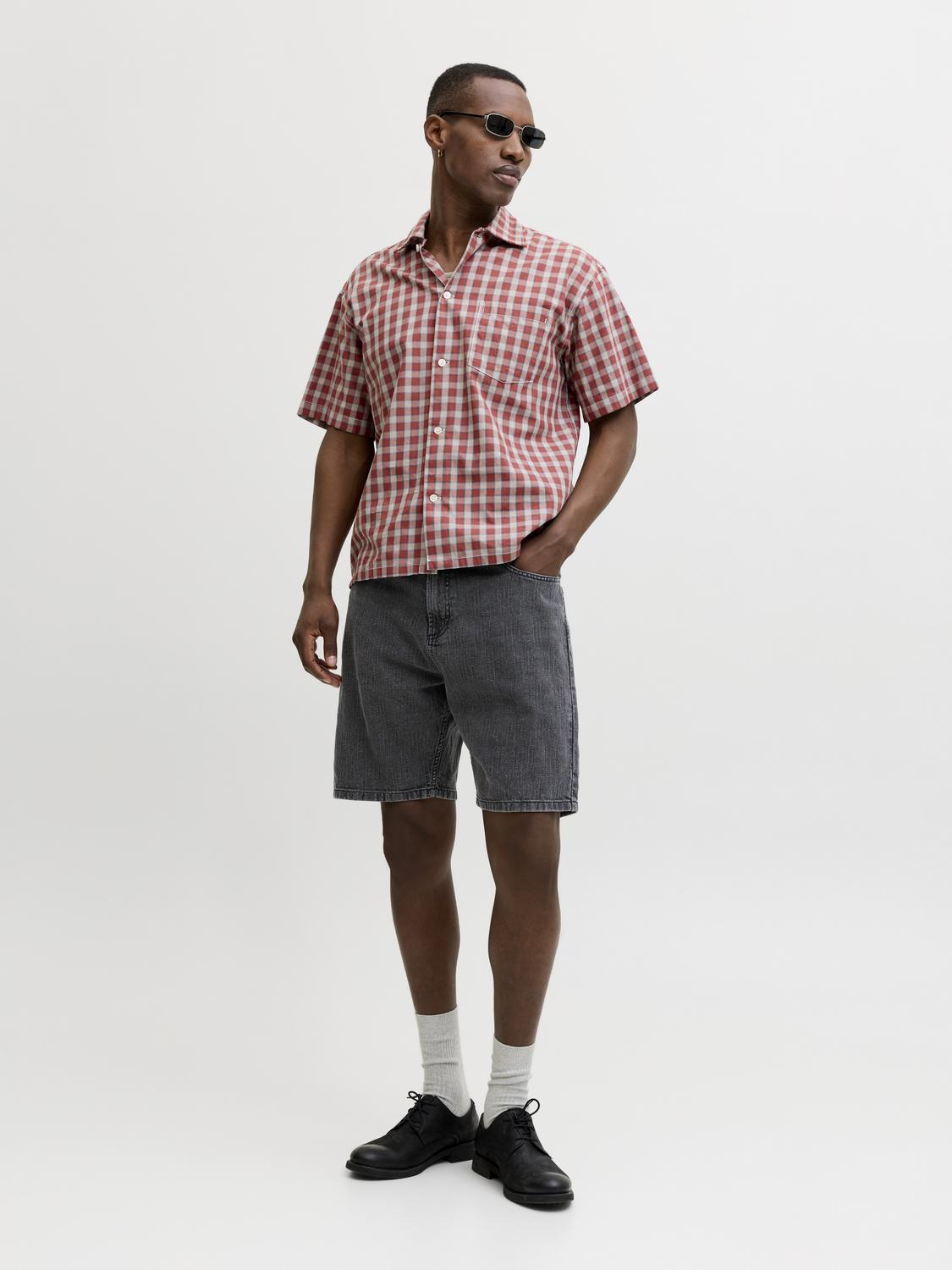 model_shot-front_full