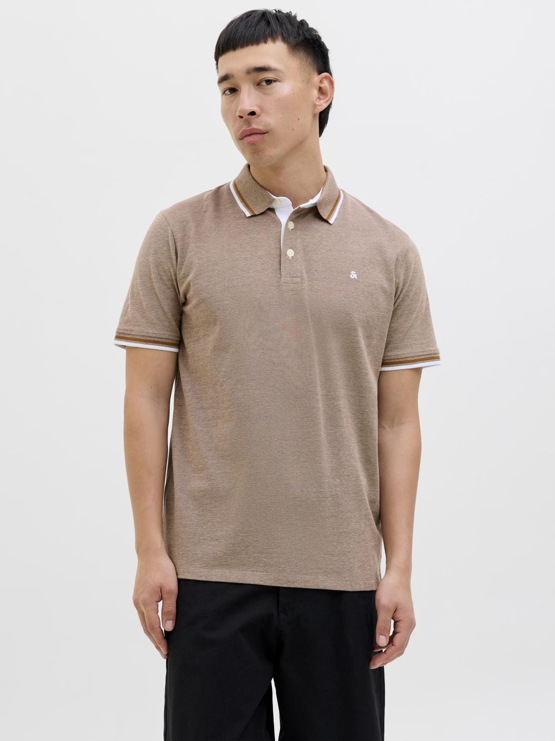 model_shot-front