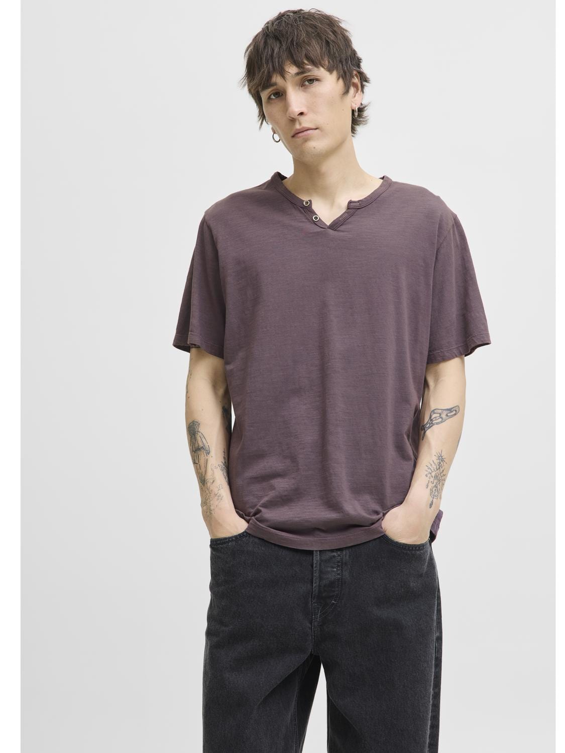 model_shot-front