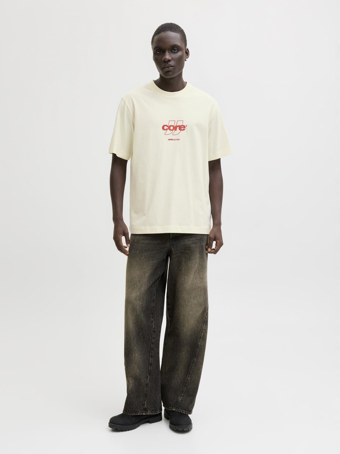 model_shot-front_full