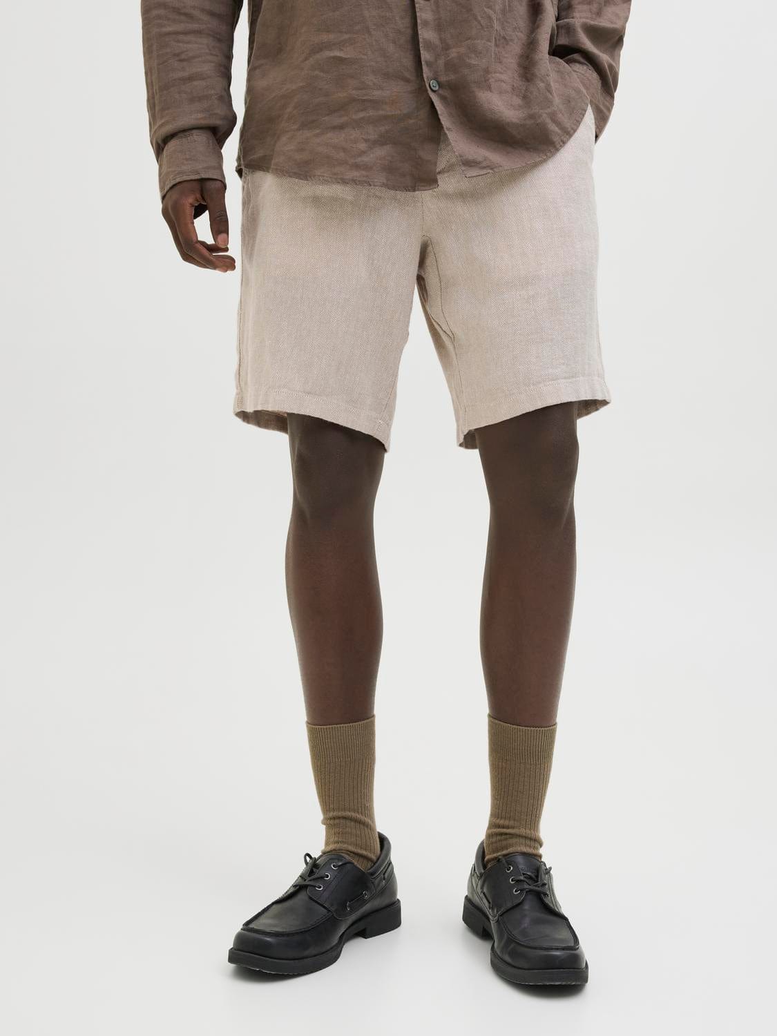 model_shot-front