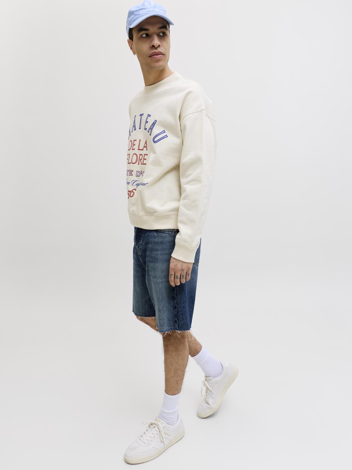 model_shot-creative