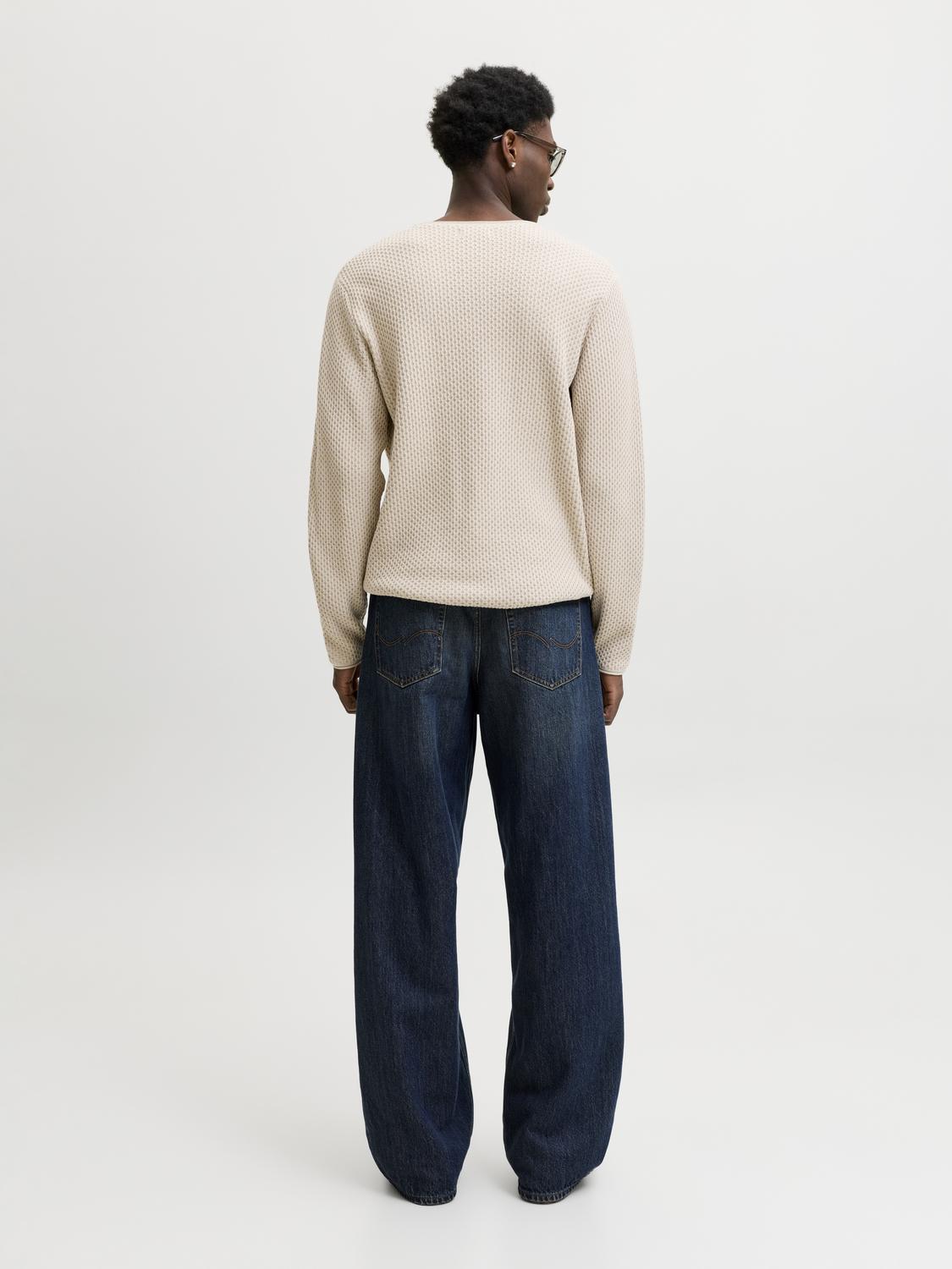 model_shot-back