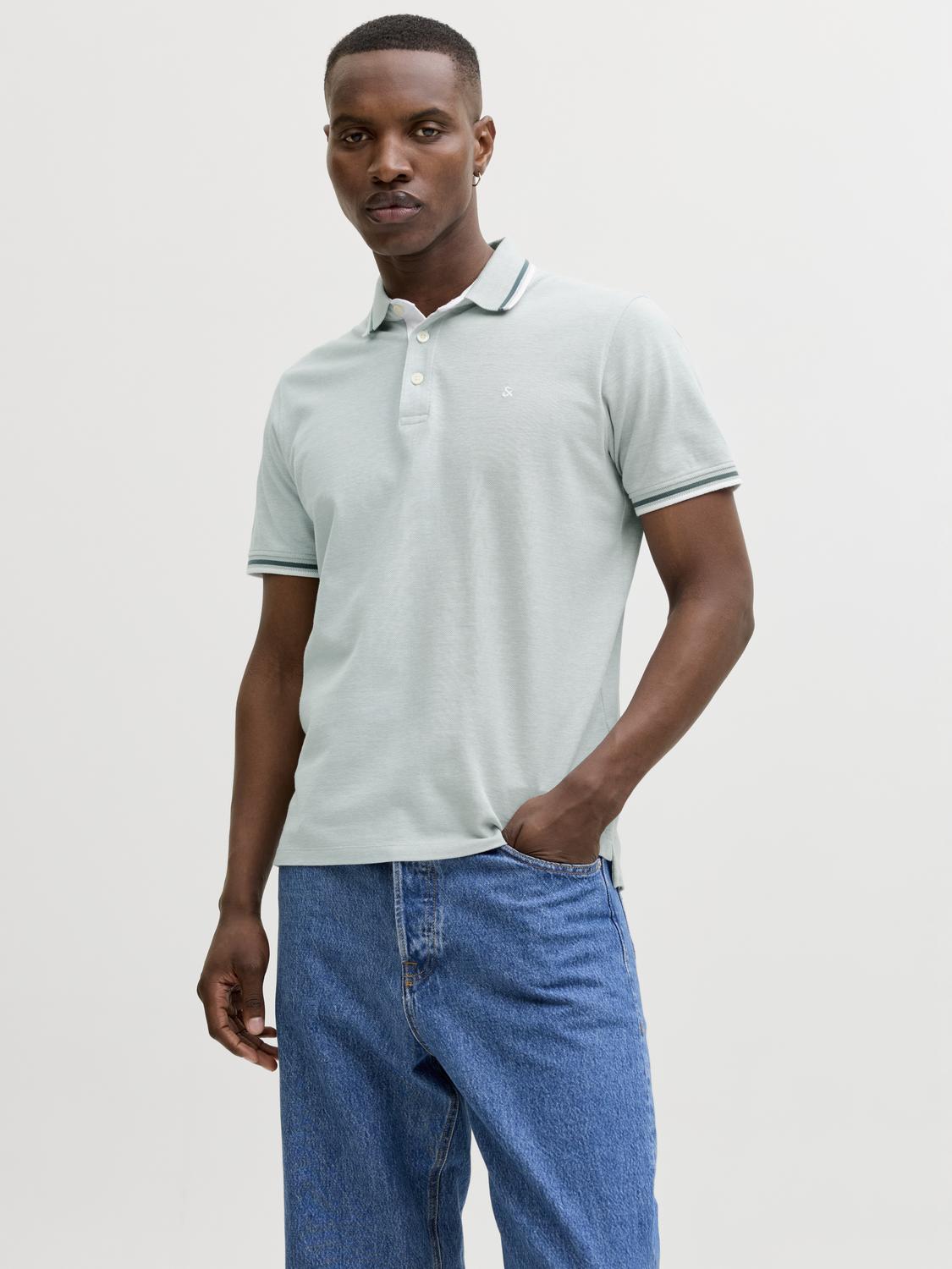 model_shot-front