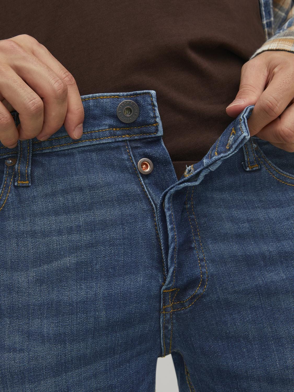 model_shot-detail