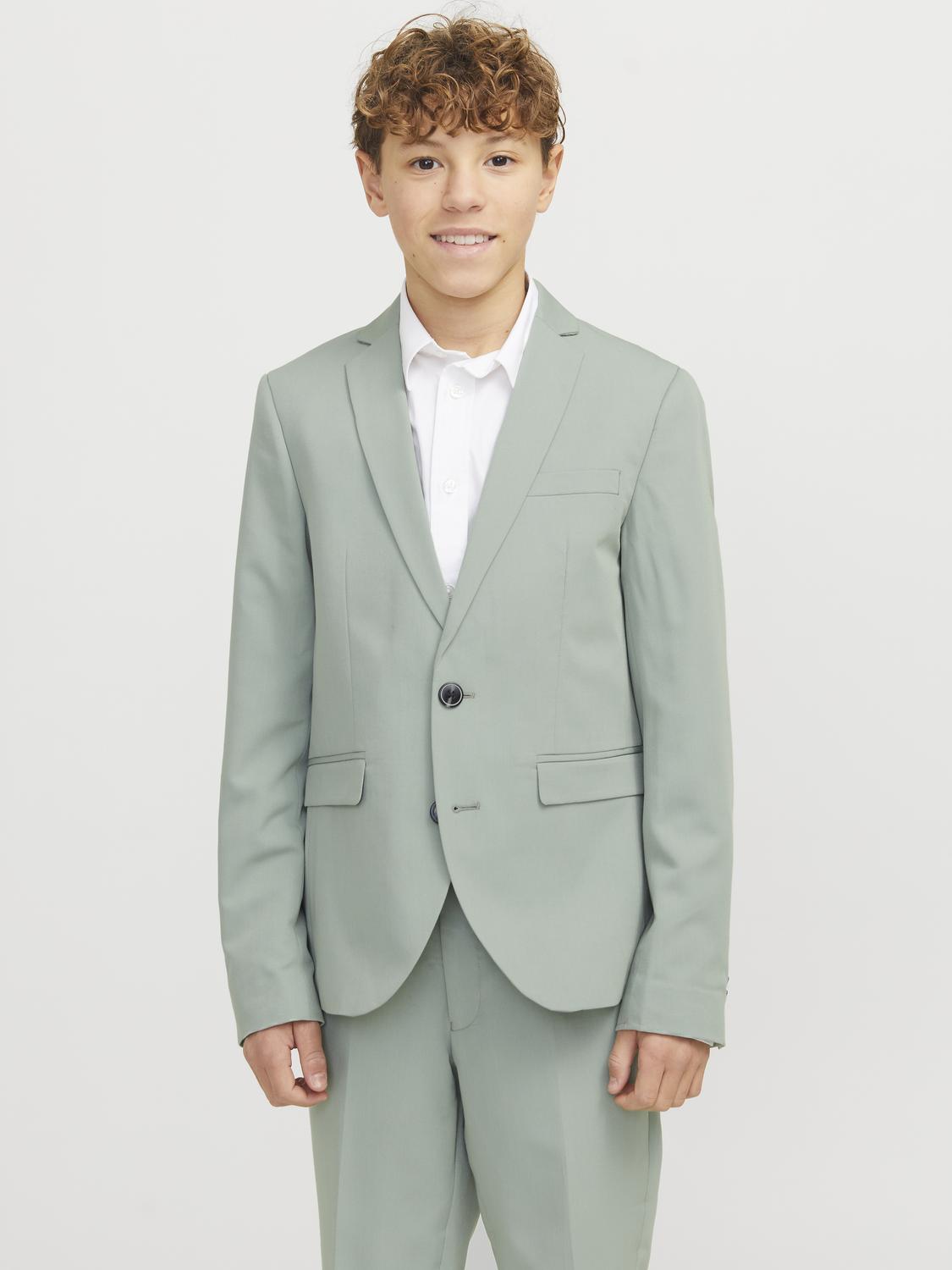 model_shot-front