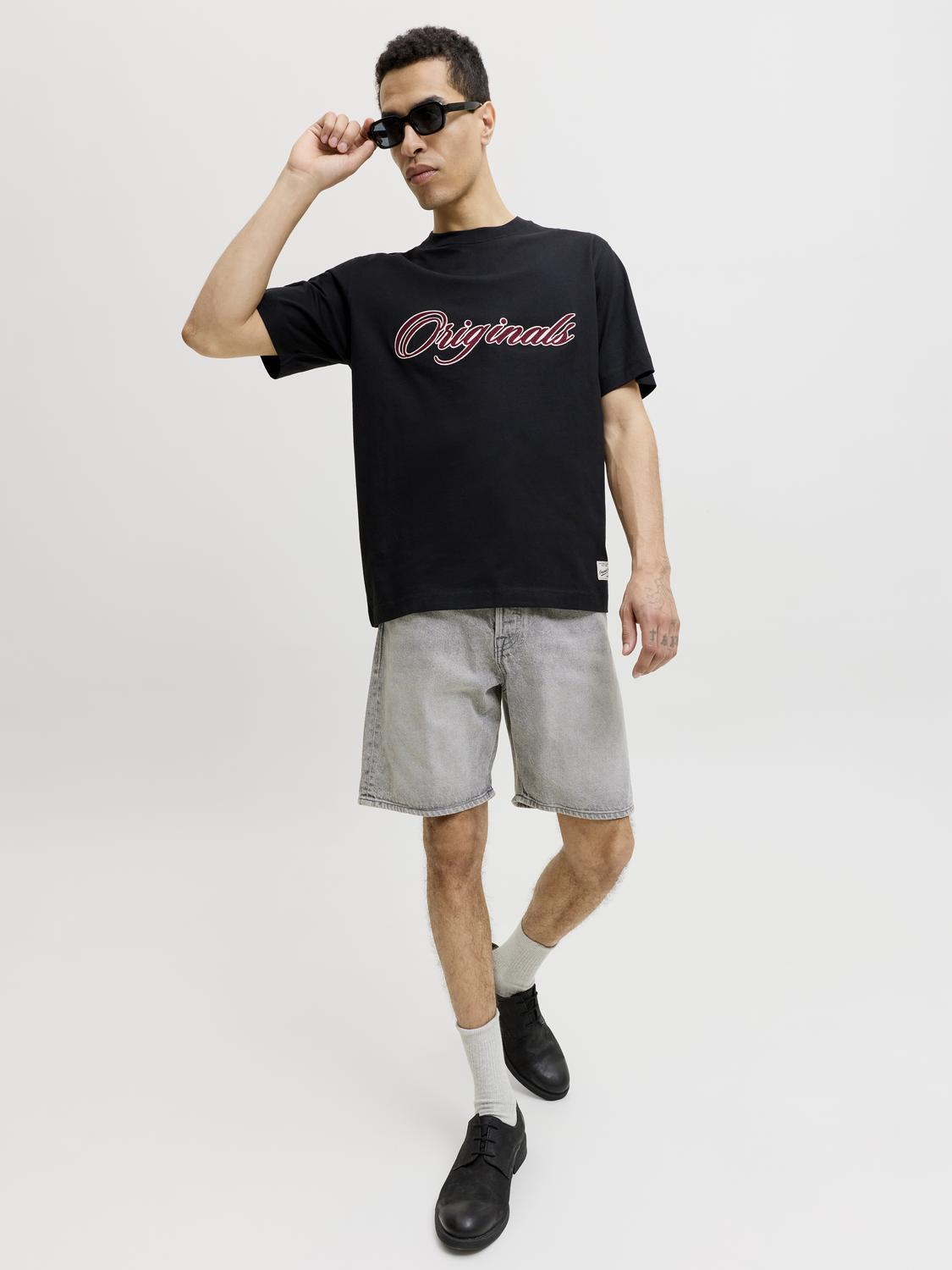 model_shot-creative