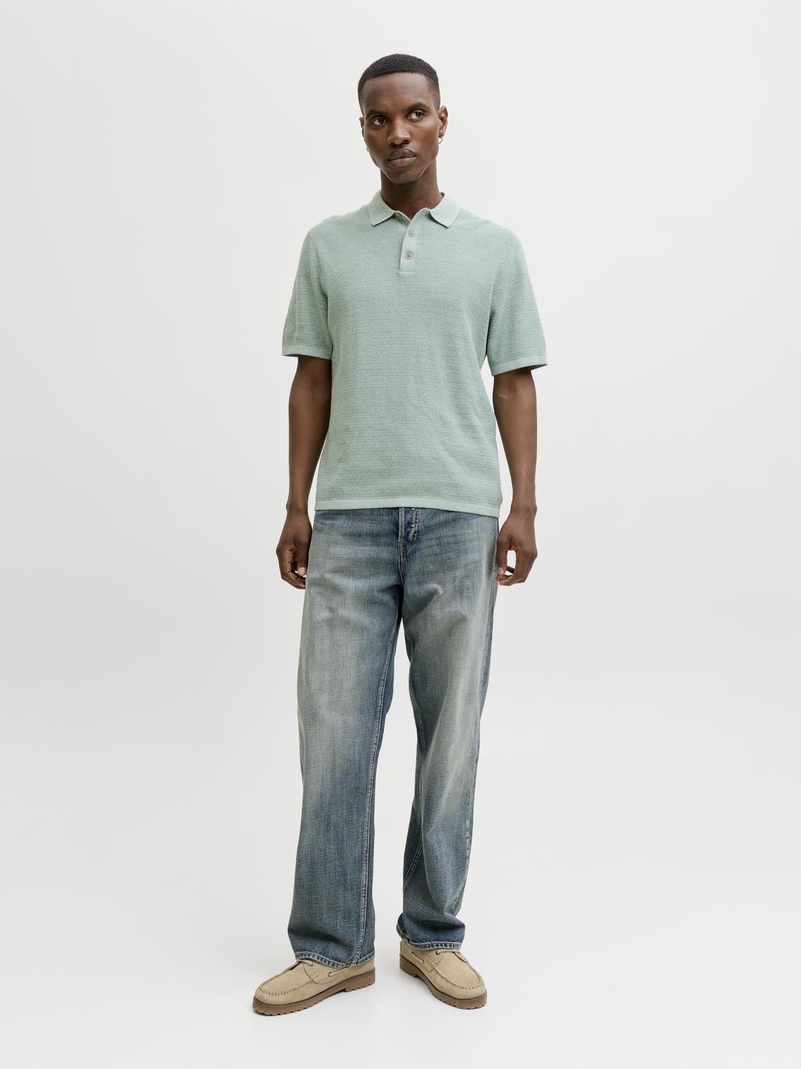 model_shot-front_full
