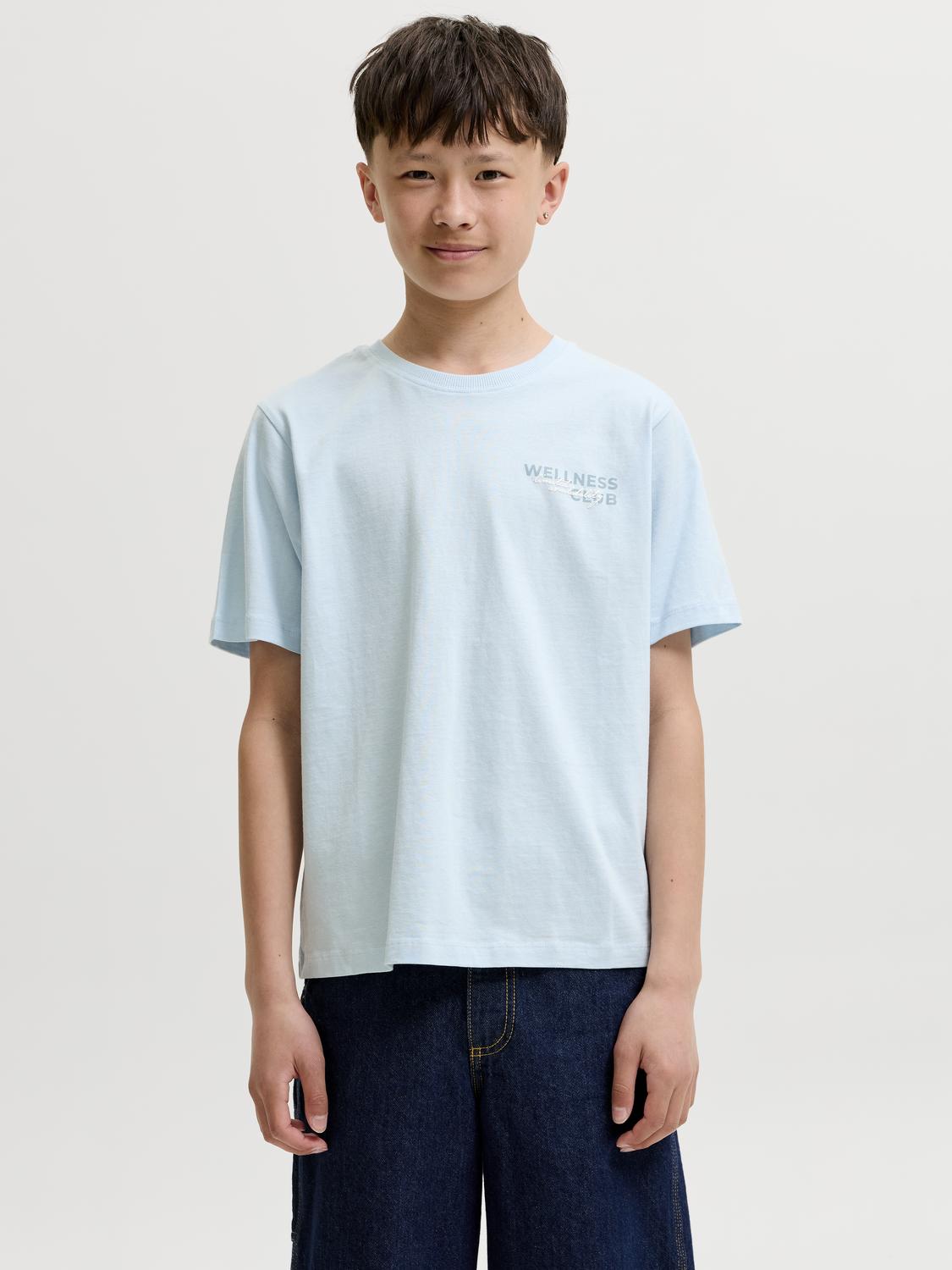 model_shot-front