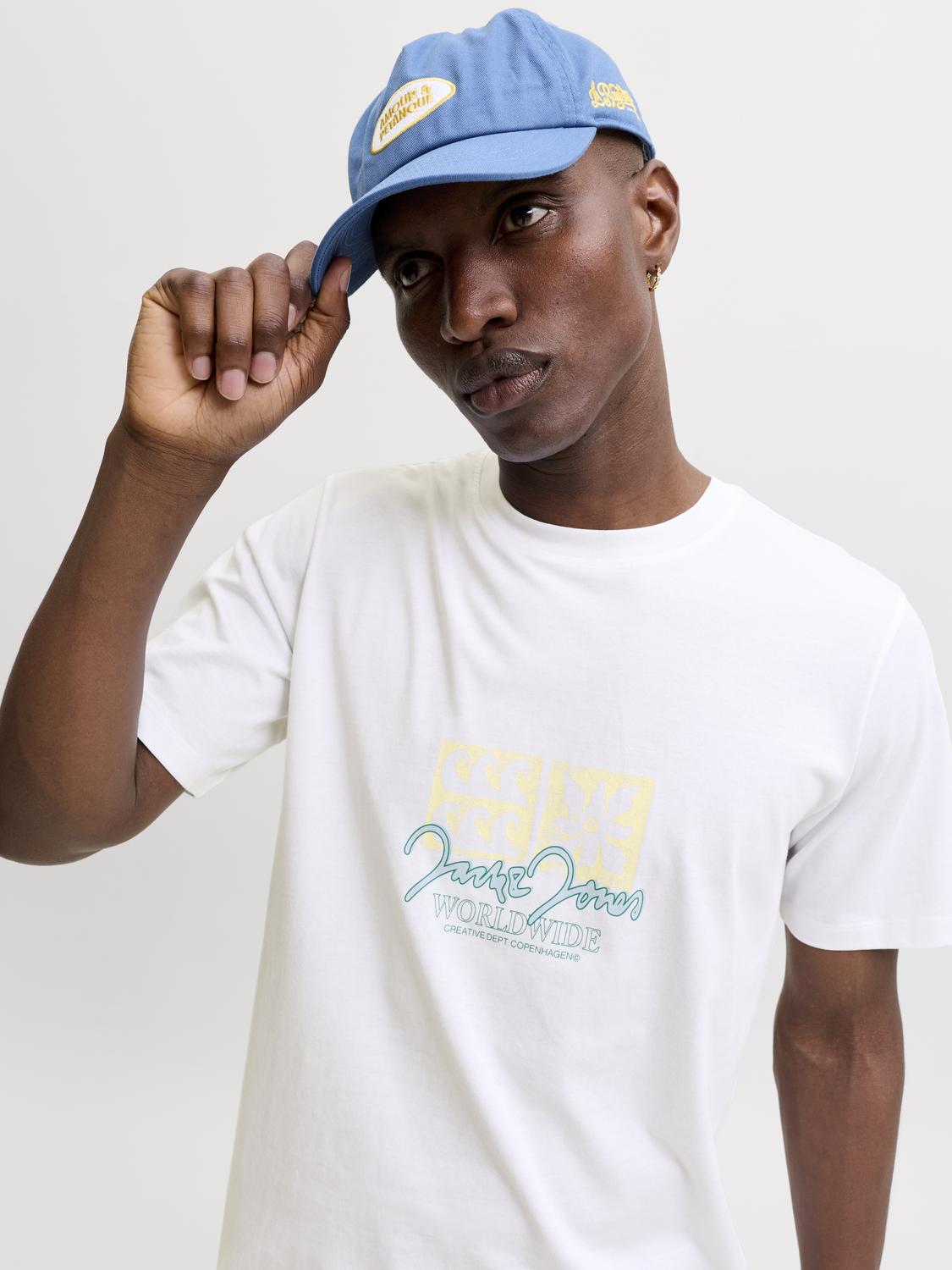 model_shot-creative
