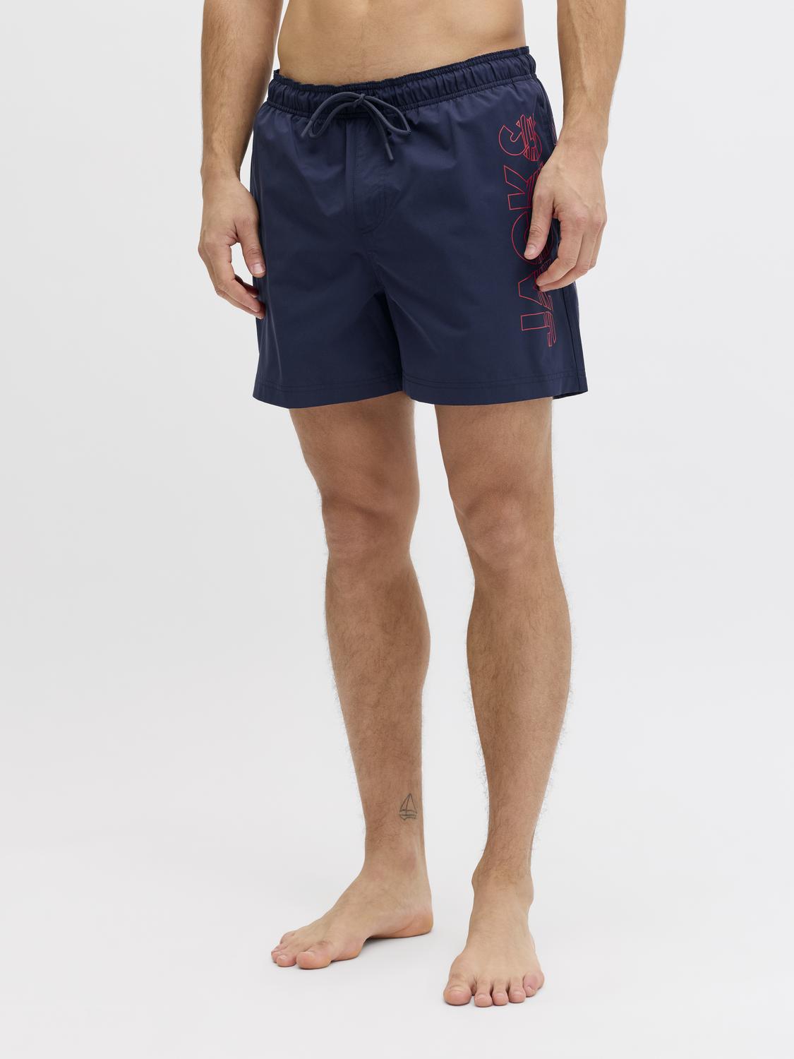 model_shot-front
